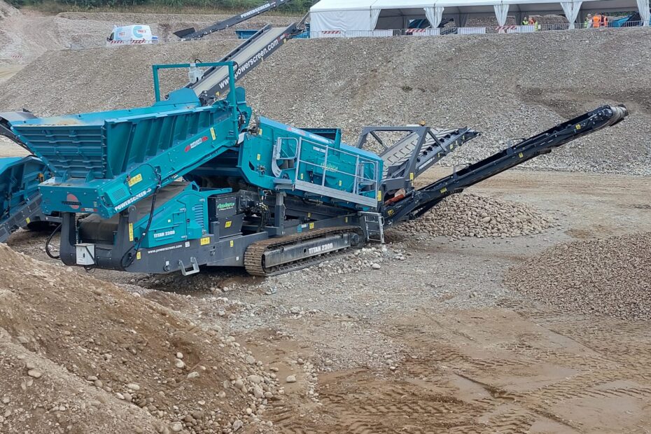 Titan 2300